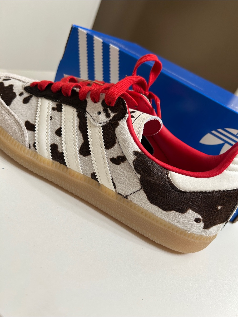 Adidas Samba OG Women real Cowhide fur Sneakers with Red Laces - Picture 6 of 6